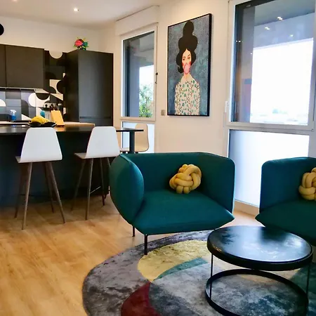 La Demeure Ile De Nantes Apartmanhotel Nantes